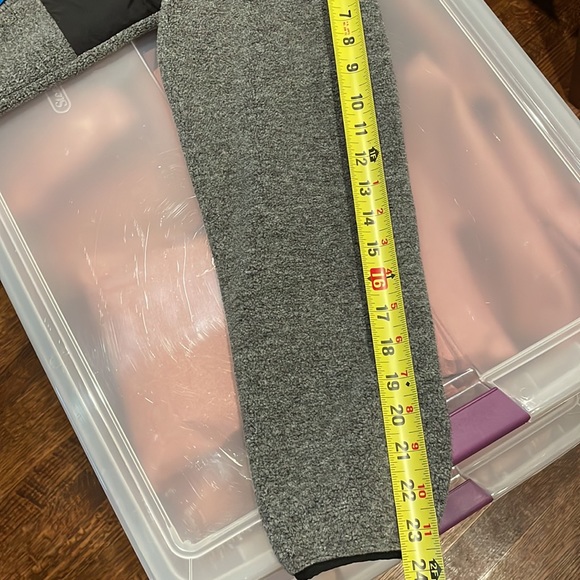 The North Face boys/youth jacket, Size XL - Picture 10 of 11